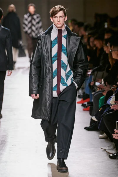 Look 9